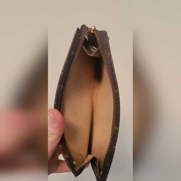 Authentic Louis Vuitton Monogram Pouch - Picture 13 of 13